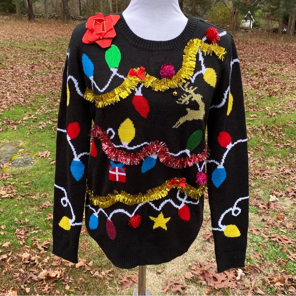 LAVENDER MOON SWEATER CREWNECK BLACK GOLD RED CHRISTMAS XMAS LONG SLEEVE Size S